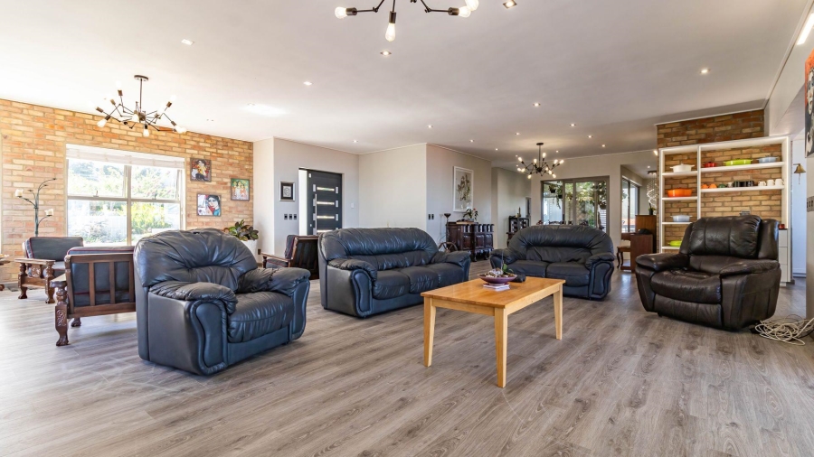 4 Bedroom Property for Sale in Berghof Western Cape